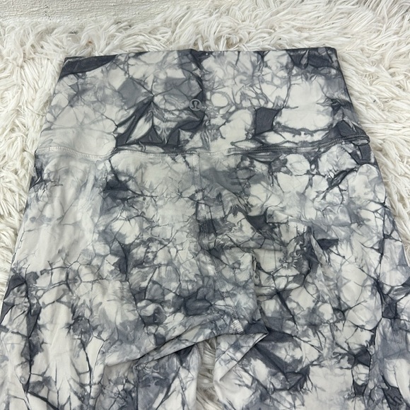 Lululemon Wunder Under Crop HR *21" Dual Shibori Antique White Baltic Grey - Picture 4 of 5